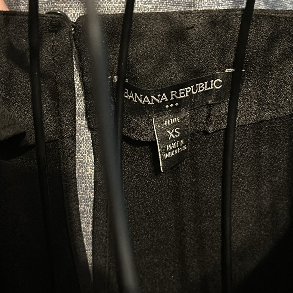 Banana Republic short sleeve blouse​ - Picture 3 of 6